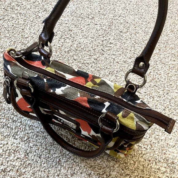 Relic Brand Collection Handbag Vintage Style Canvas Floral Camouflage Tote Purse - Picture 5 of 11